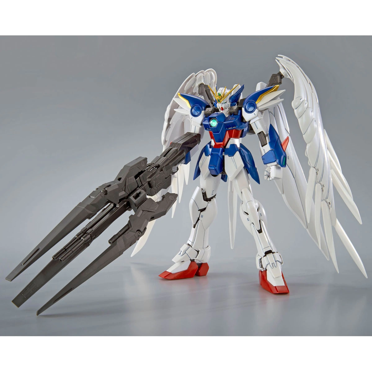 MG 1/100 Wing Gundam Zero EW & Drei Zwerg [Special Coating]