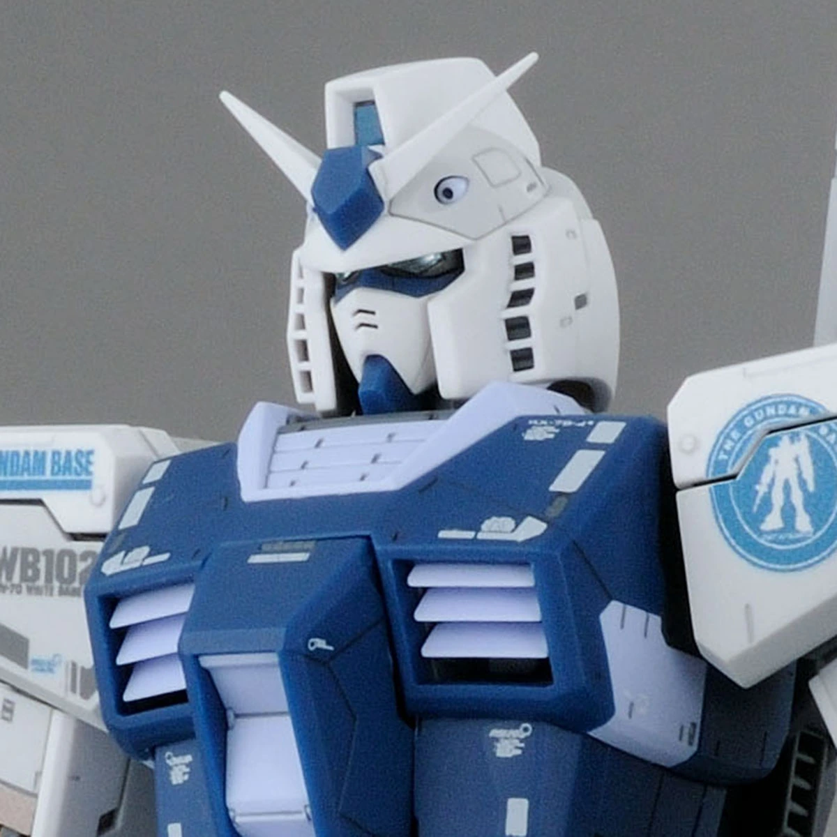 MG 1/100 RX-78-2 Gundam Ver.3.0 [The Gundam Base Color] (The Gundam Base Limited)