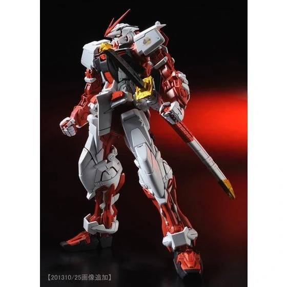 MG 1/100 Gundam Astray Red Frame